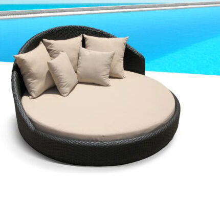 Outdoor Wicker Daybed for Garden, patio, terrace, poolside, restaurant, resort, club by Sundecor Outdoor Furniture