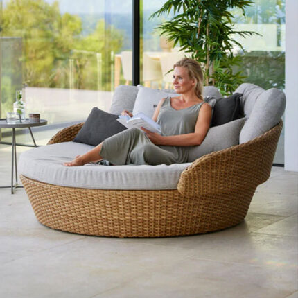 Outdoor Wicker Daybed for Garden, patio, terrace, poolside, restaurant, resort by Sundecor Outdoor Furniture